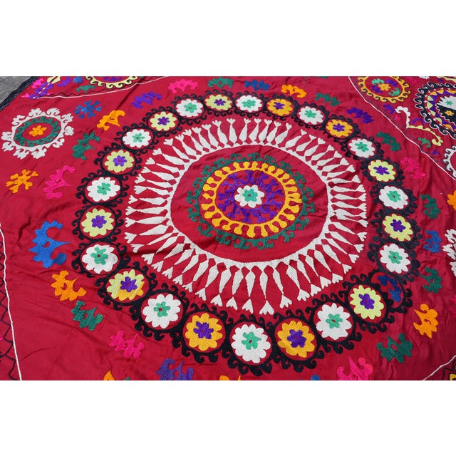 Vintage Hand Embroidered Suzani Wall Hanging, 1920s For Sale - Image 17 of 18