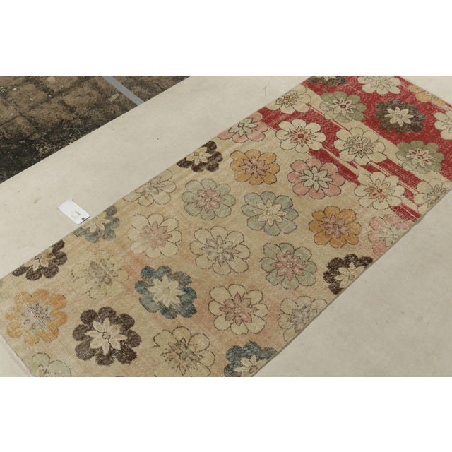 Mid-Century Modern 1960s Vintage Zeki Müren Rug in Beige, Pink, Red, White Floral Medallions For Sale - Image 3 of 8