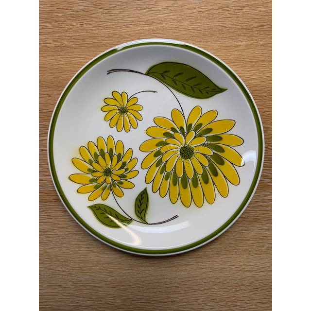 1970s Mikasa "Tampa" Dinnerware Set, 12 Place Settings, Avocado Green & Yellow - 74 pcs For Sale In Philadelphia - Image 6 of 13