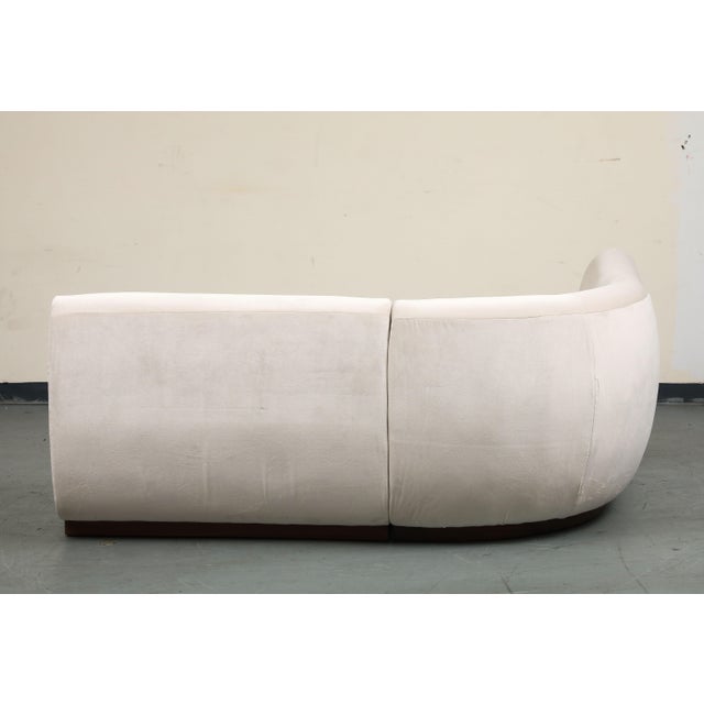 Wood 3-Piece Dining Banquette With Rounded Corner in Ivory Velvet For Sale - Image 7 of 9