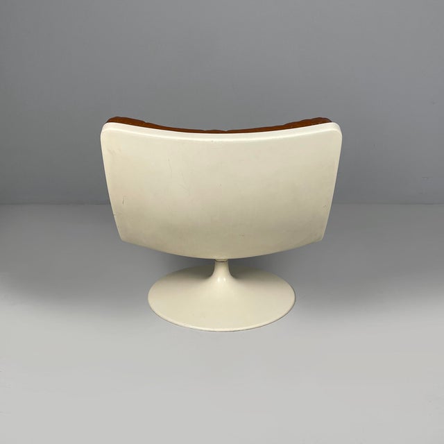 1970s Space Age Italian Brown Leather and White Plastic Armchair by Play, 1970s For Sale - Image 5 of 18