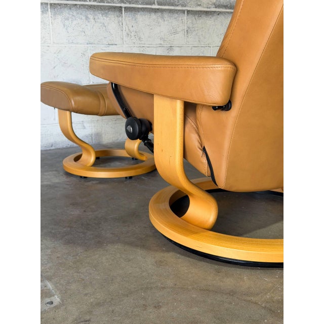 Ekornes Stressless Tan Leather Lounge Chair With Ottoman Mid-Century Modern 1980s For Sale - Image 9 of 13