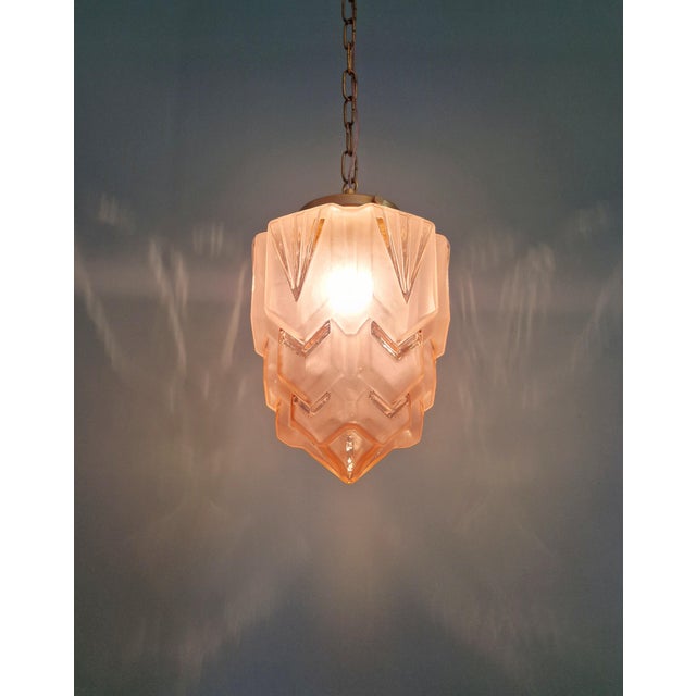 Art Deco Skyscraper Pendant Light in Frosted Pink Glass, 1920s For Sale - Image 10 of 14