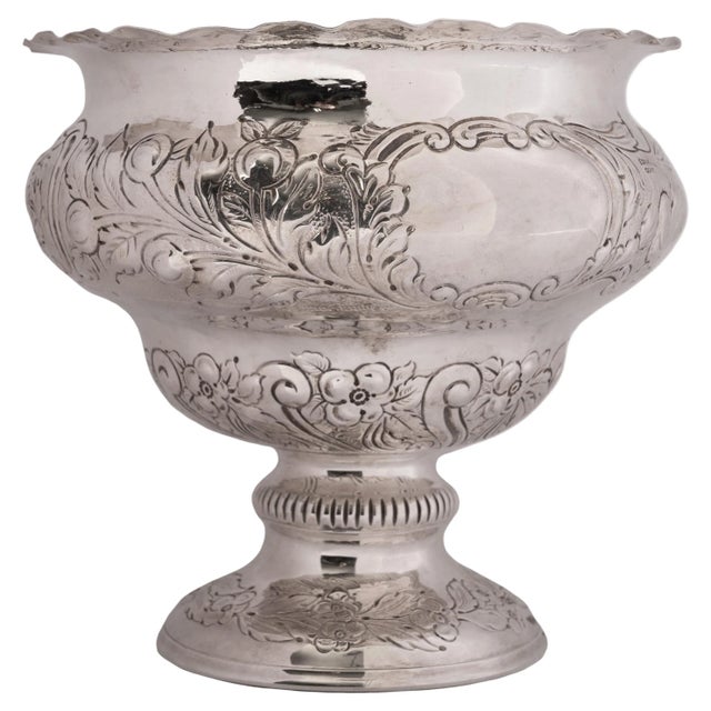 A fine antique Irish sterling silver footed bowl by William Egan, County Cork, 1911. The bowl having an everted rim above...