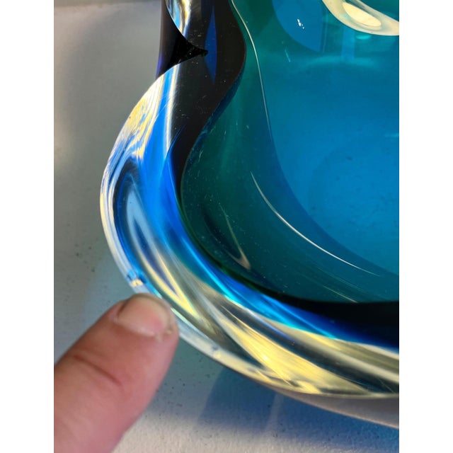 Mid-Century Modern Large Biomorphic Murano Blue & Green Glass Bowl, circa 1970 For Sale - Image 3 of 12