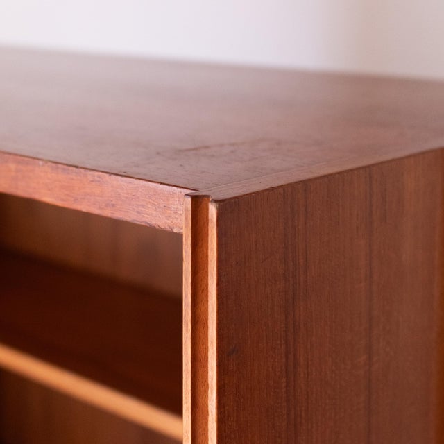 Vintage Italian Freestanding Teak Bookcase in the style of Dassi, 1960s For Sale - Image 13 of 16