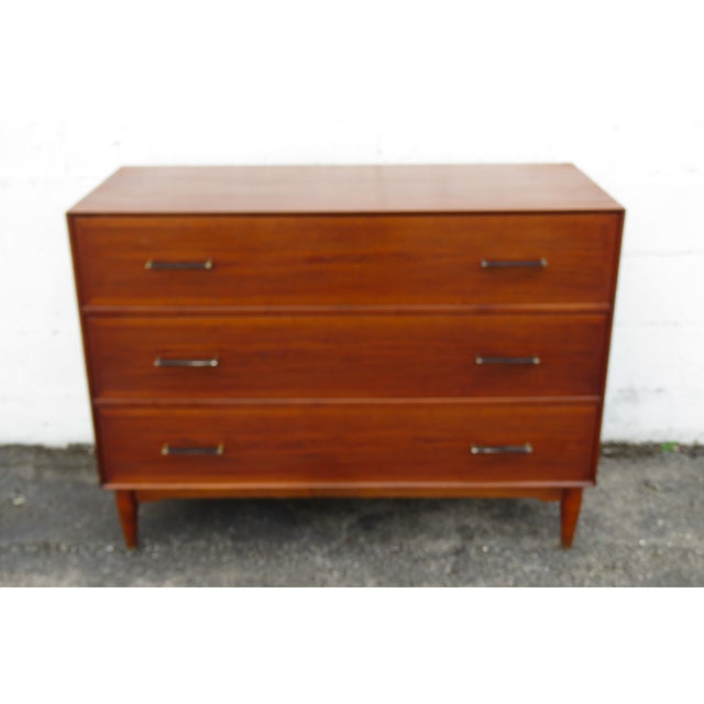 Mid-Century Modern Mid 20th Century Ramseur Furniture Mid Century Modern Small Dresser Chest 6170 For Sale - Image 3 of 18