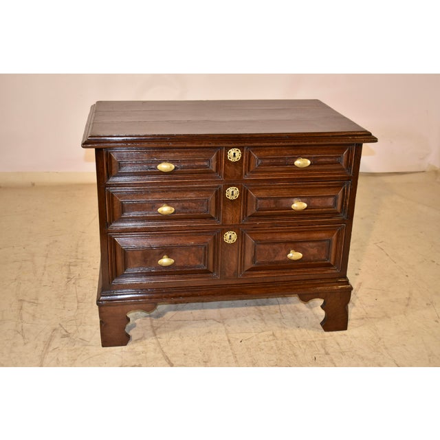 Early 18th Century English Oak Small Chest For Sale - Image 9 of 12