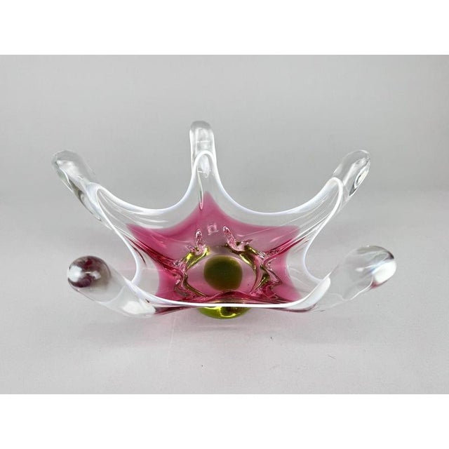 Art Glass Bowl attributed to Josef Hospodka for Chribska Glassworks, 1960s For Sale - Image 6 of 10