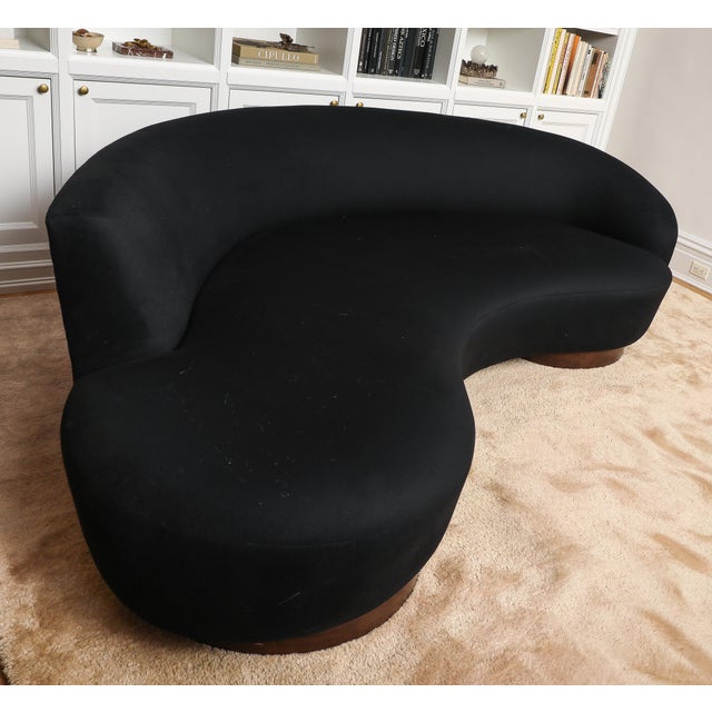 Vladimir Kagan for Directional Serpentine Cloud Sofa in Black Cashmere, 1970s For Sale In New York - Image 6 of 10