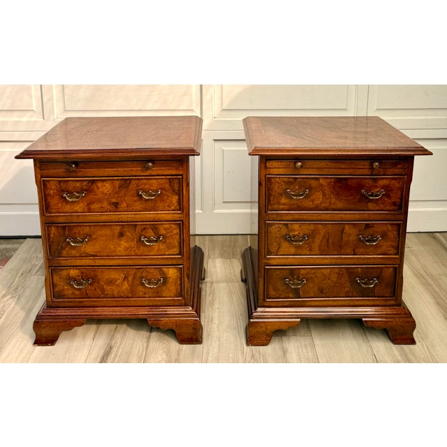 Pair of Mid-Century Georgian Revival Burr Walnut Bachelor's Chests Nightstands For Sale - Image 18 of 18