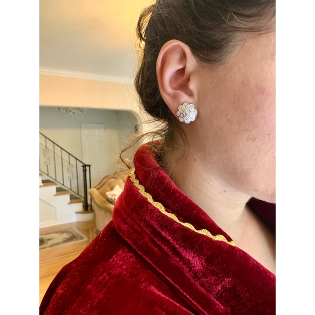 2.8 Carat Diamond VS Quality Flower/Cluster Earring 18 Karat White Gold For Sale - Image 9 of 18