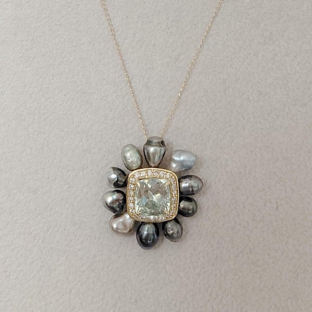 2.55ct Aquamarine, Diamond and Pearl 14k Yellow Gold Pendant Necklace - Fei Liu For Sale - Image 4 of 7