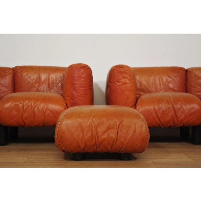 Sofas and Poufs in Orange Leather Marius & Marius by Mario Marenco for Arflex, 1970s, Set of 3 For Sale - Image 6 of 18