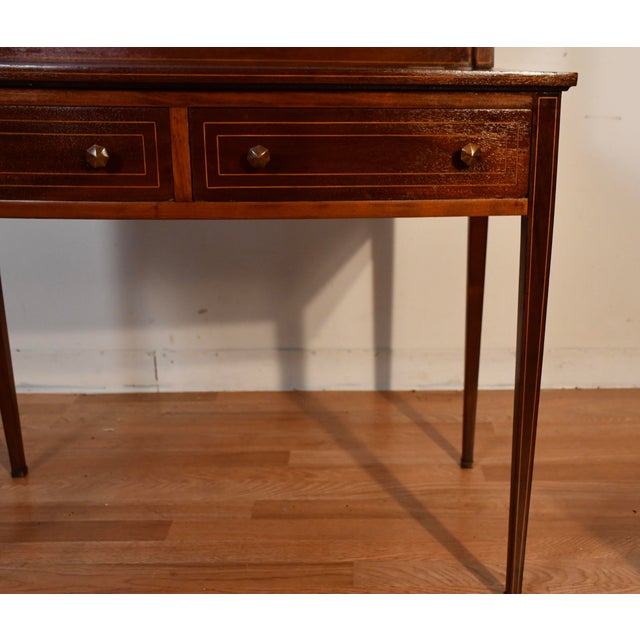 English 1900s Antique English Hepplewhite Mahogany Inlaid Vanity Desk Mirror and Chair For Sale - Image 3 of 17