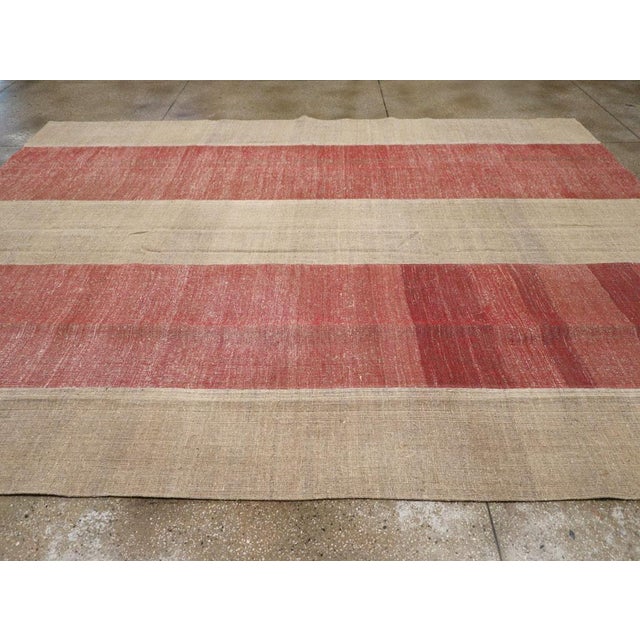 Galerie Shabab Collection Mid-20th Century Handmade Turkish Flatweave Kilim Room Size Carpet For Sale - Image 4 of 8
