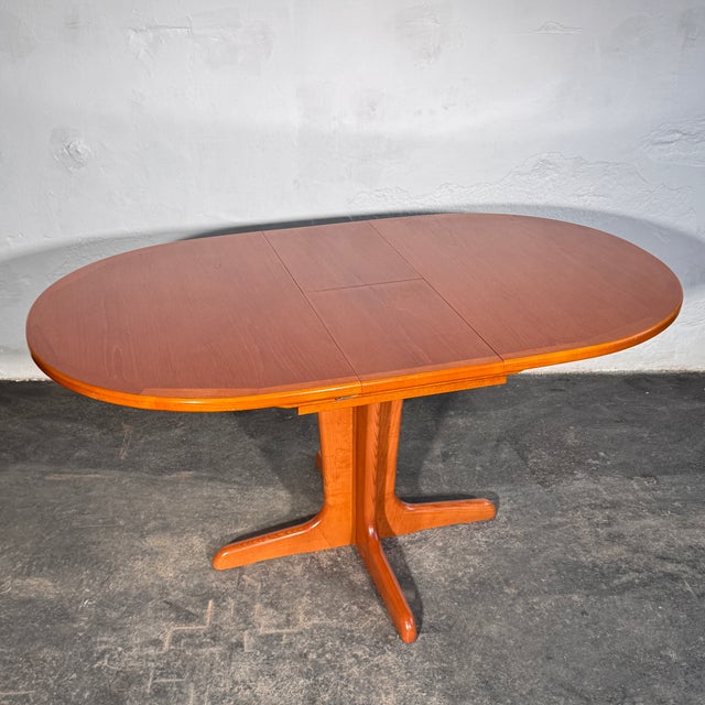 British Oval Extendable Teak Dining Table, 1960s For Sale - Image 10 of 13