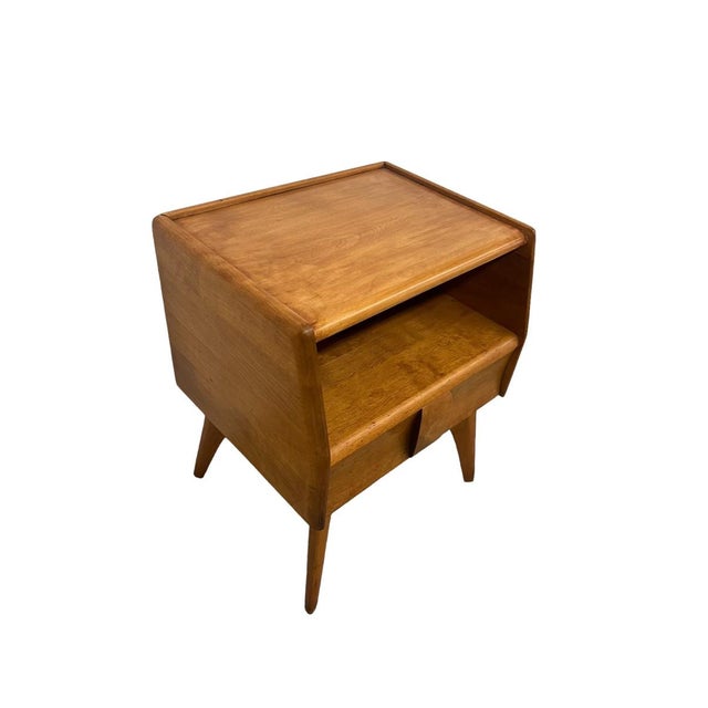 Heywood-Wakefield 1950s Vintage Mid Century Solid Maple End Table by Heywood Wakefield For Sale - Image 4 of 6
