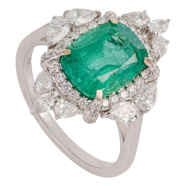 Regal 18k White Gold 3.31ct Zambian Emerald & 1.04ct Diamond Halo Cocktail Ring Size 5.5 For Sale