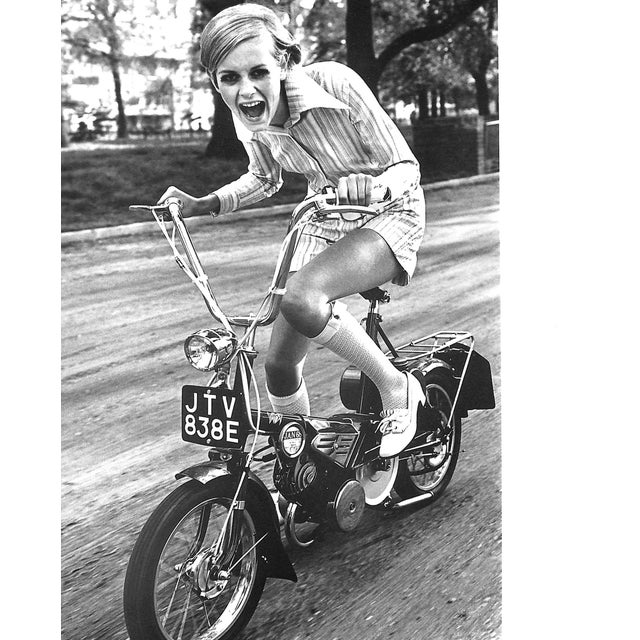 "Appearances: Fashion Photography Since 1945" Book 1991 Harrison, Martin For Sale - Image 12 of 12