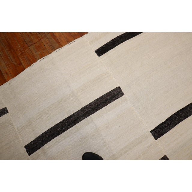 Late 20th Century White Brown Room Size Turkish Kilim - 10'7" x 13'2" For Sale - Image 9 of 18