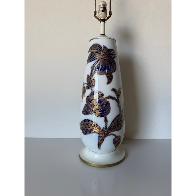Hollywood Regency 1960s Vintage German Heinrich and Co Echt Kobalt Cobalt Blue & Gold Porcelain Table Lamp For Sale - Image 3 of 12