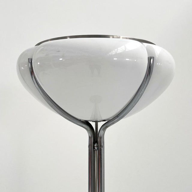 Quadrifoglio Floor Lamp from Guzzini, 1970s For Sale - Image 6 of 11