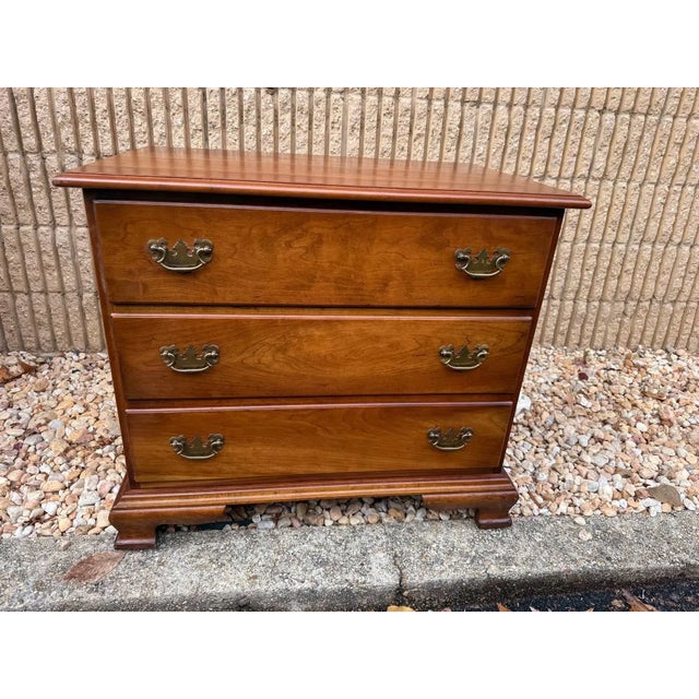 Mid 20th Century Leopold Stickley Chippendale Style Solid Cherry Small Bachelor Chest Bedside Table. For Sale - Image 11 of 12