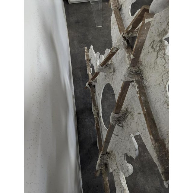 Large Rocaille Pediment in Stucco and White Patinated Carved Wood with Oculus For Sale - Image 9 of 10
