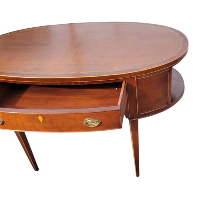 1920s English Hepplewhite Mahogany Oval Leather Top Writing Desk Inlaid & Drawer For Sale - Image 11 of 18
