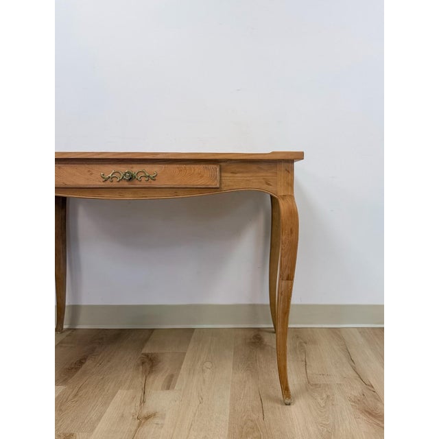 This elegant vintage Henredon Louis XV Style French Provincial writing desk is a beautifully crafted and collectible home...