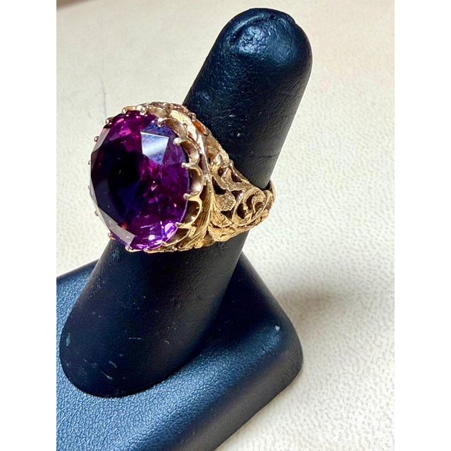 15 Carat Round Amethyst Cocktail Ring in 18 Karat Yellow Gold, 13.4 Gm For Sale In New York - Image 6 of 8