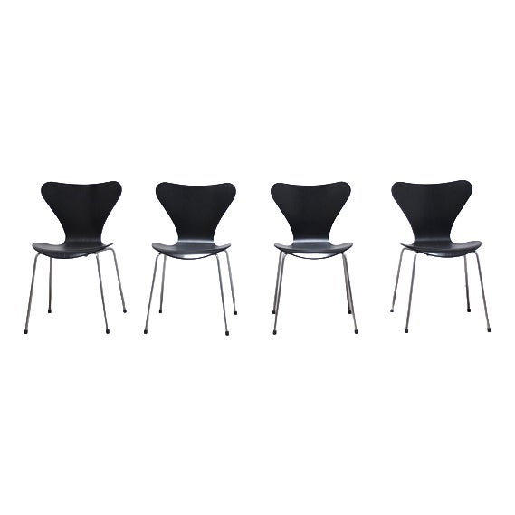 Vintage Black Series 7 Chairs by Arne Jacobsen for Fritz Hansen, 1955, Set of 4 For Sale