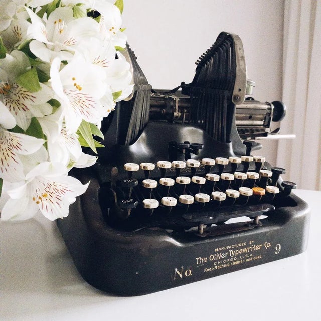 American No. 9 Qwerty Typewriter from Oliver of Chicago, 1904-1913 For Sale - Image 3 of 16