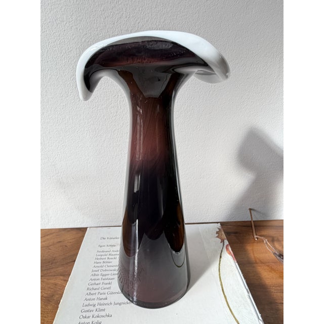 Napoleon Vase in Aubergine and White Opaline by Jerzy Słuczan-Orkusz for Glassworks Tarnowiec, Poland, 1980s For Sale - Image 14 of 14