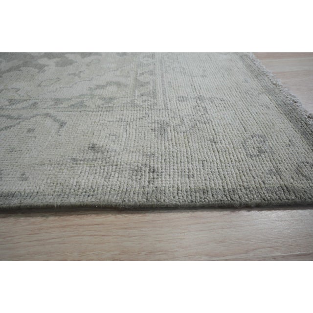 Traditional 9x12 Silver Oasis Floral Traditional Hand Knotted Wool Carpet Rug For Sale - Image 3 of 6