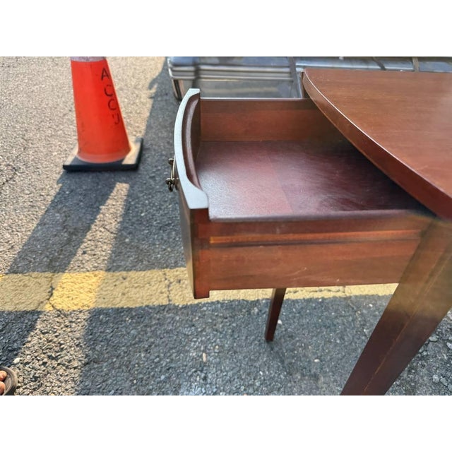 Mid 20th Century Vintage Federal Style Mahogany Inlaid Pembroke Drop Leaf Tables For Sale - Image 5 of 15