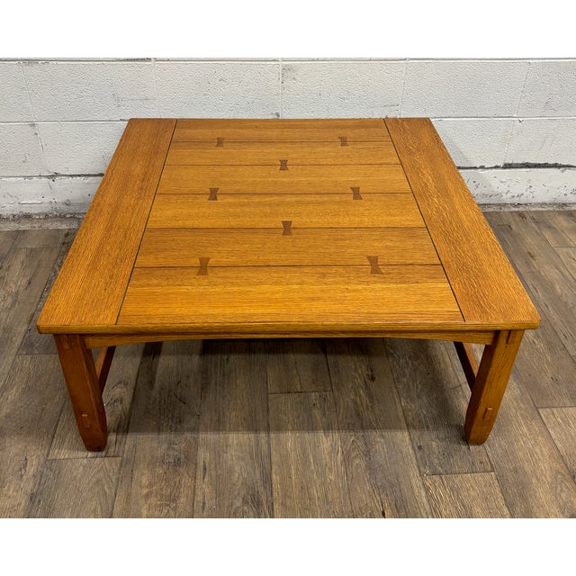 This is a gorgeous vintage Lane 1670 27 Mission Arts and Crafts style cocktail table or coffee table from the Grove Park...