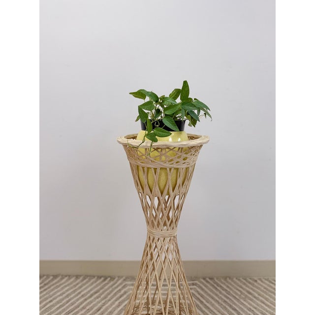 Beige Russell Woodard Spun Fiberglass Plant Stand Vintage MCM Rare 30" Tall For Sale - Image 8 of 9