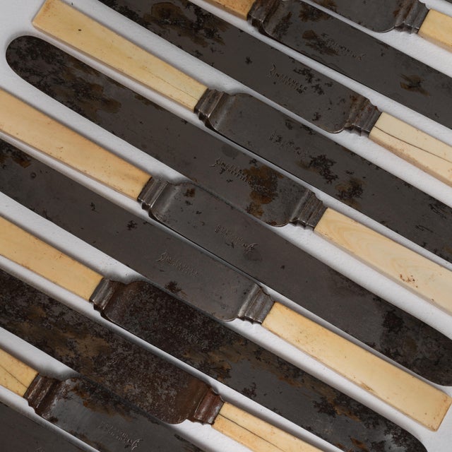 Traditional 19th Century United Kingdom Ivory Metal Serving Utensil For Sale - Image 3 of 18