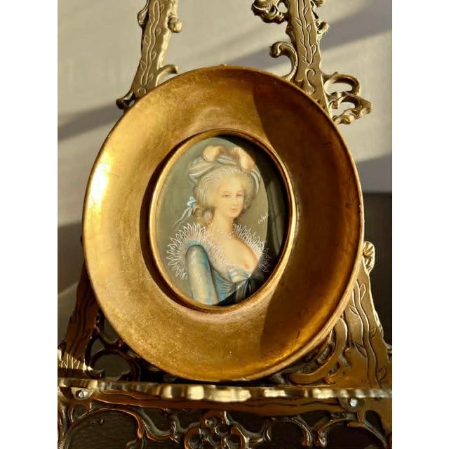 1950s Italian Miniature Oval Gilded Wooden Framed Antique Signed Painting Portrait of Marie Antoinette or a Royal Lady For Sale - Image 5 of 15