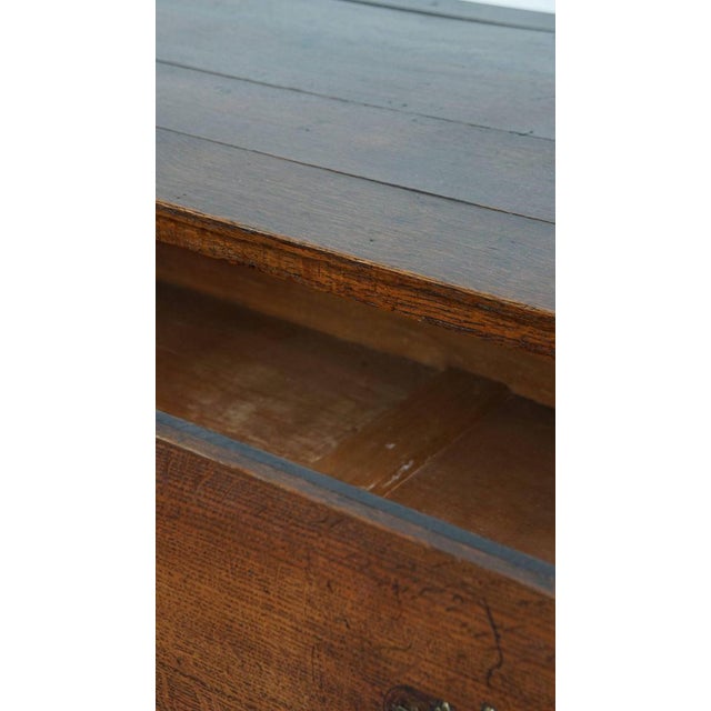 Antique 18th Century English Chest of Drawers with 3 Drawers and Original Fittings For Sale - Image 15 of 16