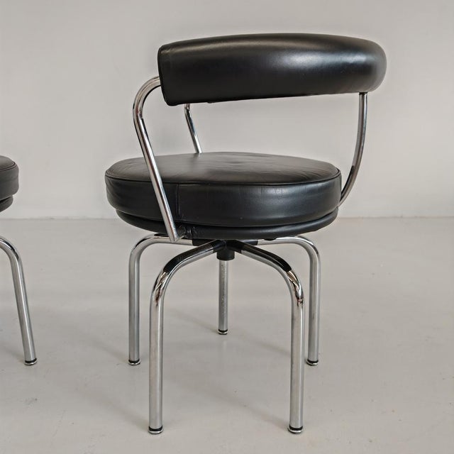 LC7 Swivel Armchairs by Charlotte Perriand for Cassina, 1980s, Set of 2 For Sale - Image 6 of 18
