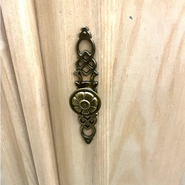 Vintage Broyhill MCM Pickled White Oakwood Flip Top Bar Cabinet or Buffet Server For Sale - Image 15 of 15