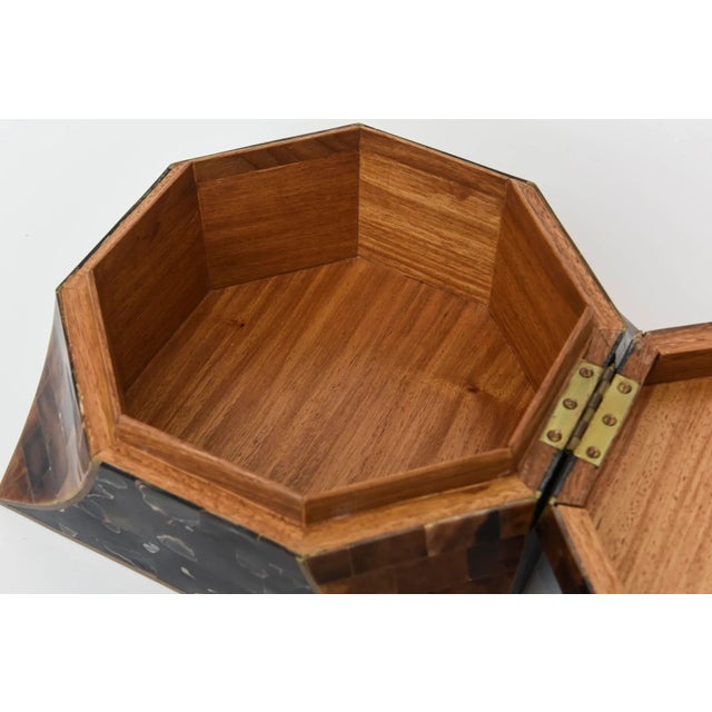 Vintage Maitland Smith Abalone, Horn, Stone and Wood Hinged Large Octagonal Box Rare For Sale - Image 10 of 11