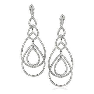 Late 20th Century Pair of Stunning 18k DIamond Earrings For Sale