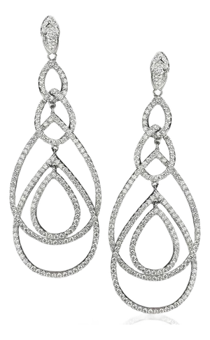 Late 20th Century Pair of Stunning 18k DIamond Earrings