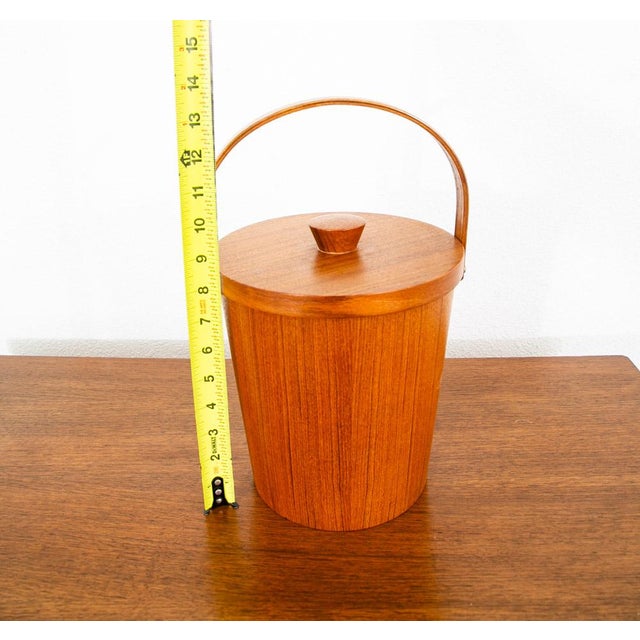 1960s Mid 20th Century Danish Modern Ice Bucket Lidded Teak Rainbow Sweden Liner Round For Sale - Image 5 of 10