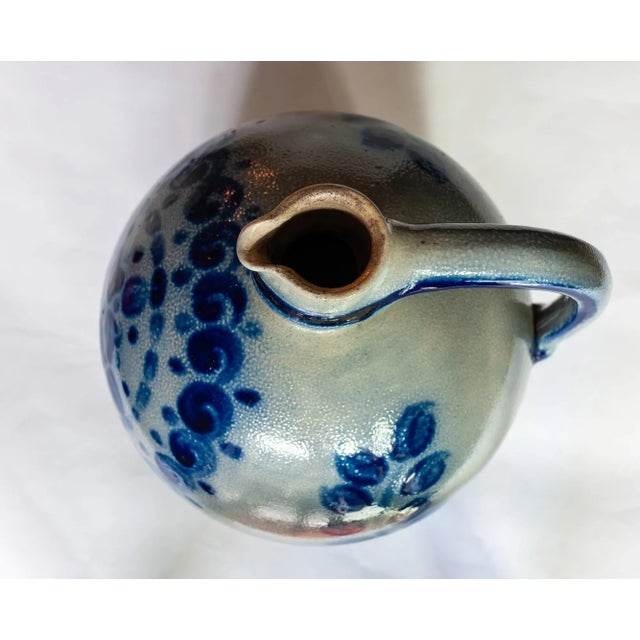 1960s Vintage Schilz Salt Glaze Pottery Pitcher With 5 Cups – Blue & Gray For Sale - Image 5 of 11