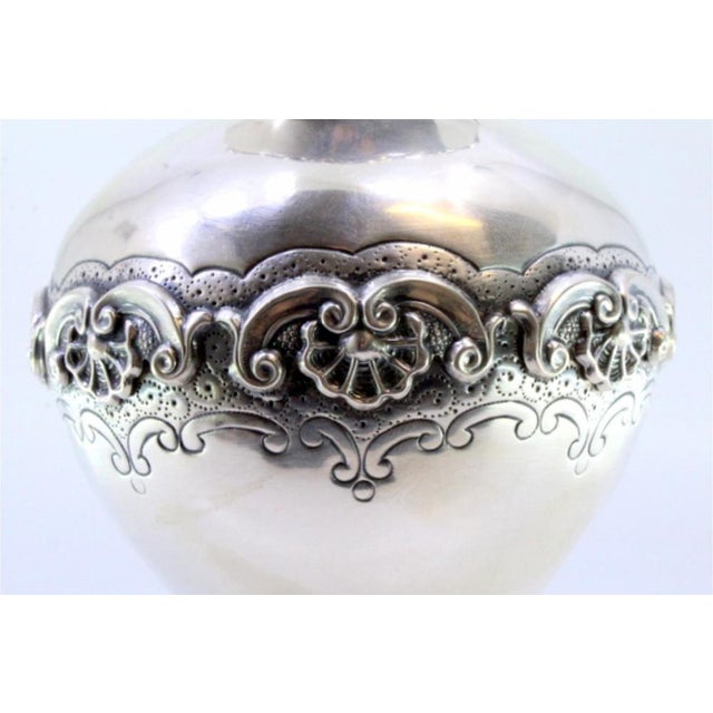 Silver Vase with Shell Reliefs and Placed on a Circular Base For Sale - Image 4 of 8
